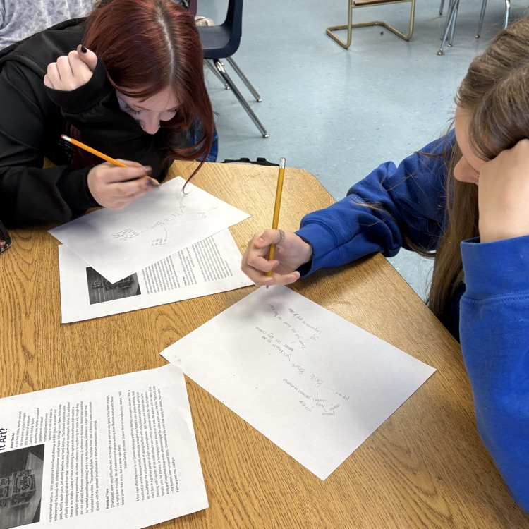 Ms. Rhone's art classes are creating mind maps of an artwork,"Brillo Boxes," from the pop art movement. 🖼️ 🎨 ✏️ #tww #GOW26 💛💙