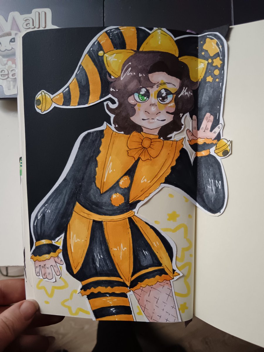 Im not big on carnival stuff, but the big ass annoying parade in my city today atleast inspired a little jester carzzy for the sketchbook