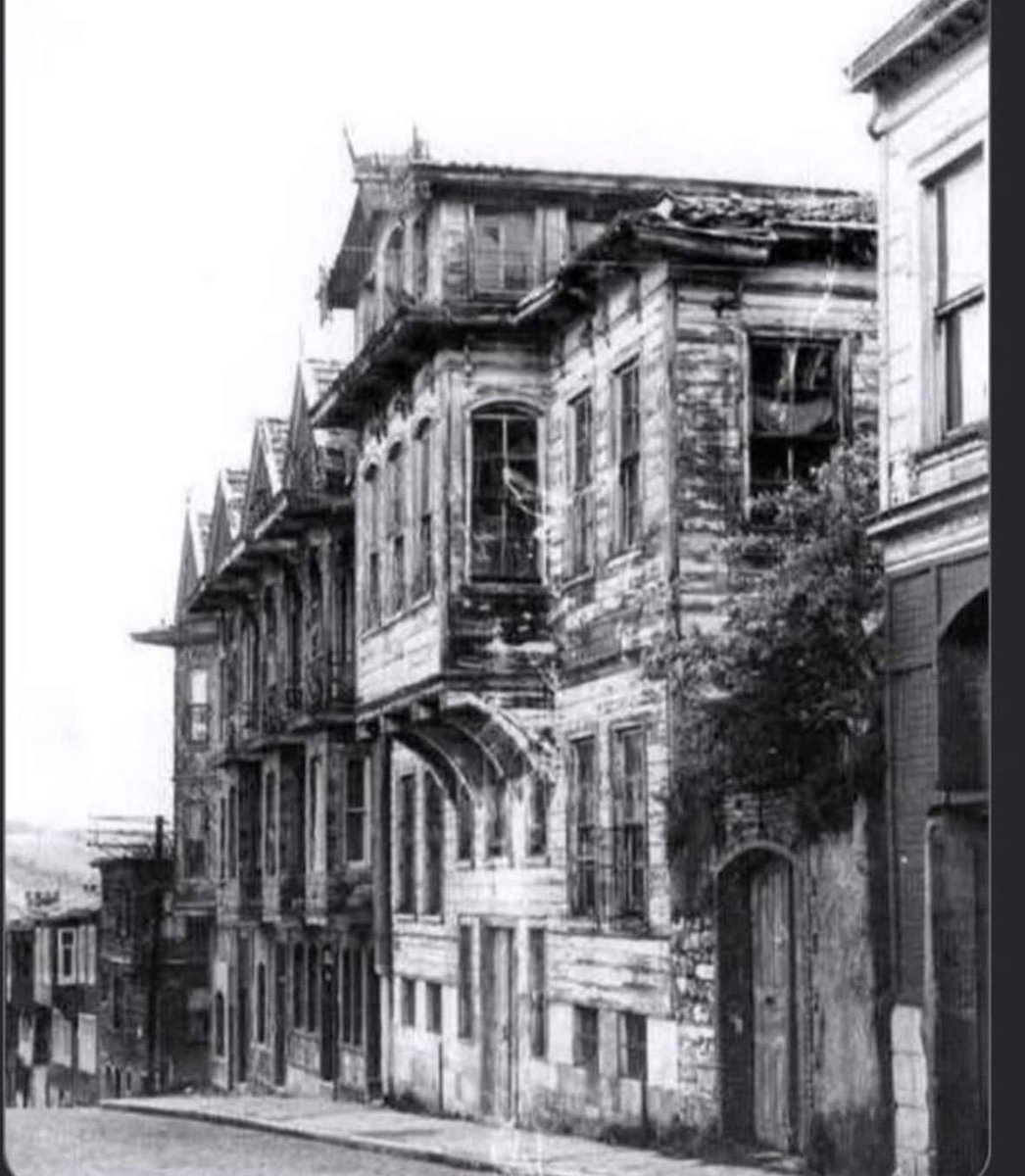 Doğancılar, Üsküdar, İstanbul, 1960s

Photo from Altunizadeliler