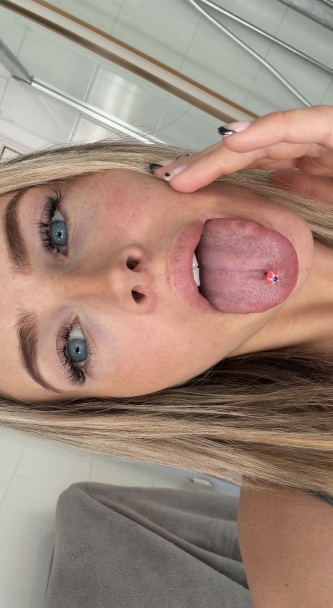 ThatLiv17's tweet photo. Should I keep the piercing?🤔 https://t.co/X3xKJiTyzN