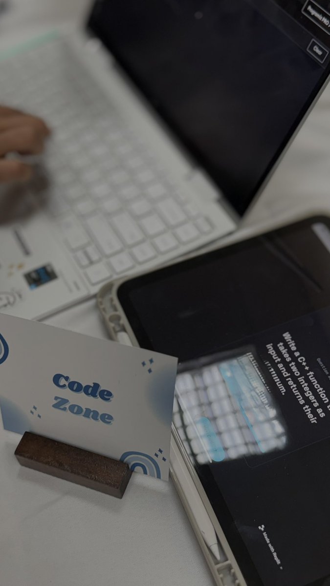 تغريــد tweet media