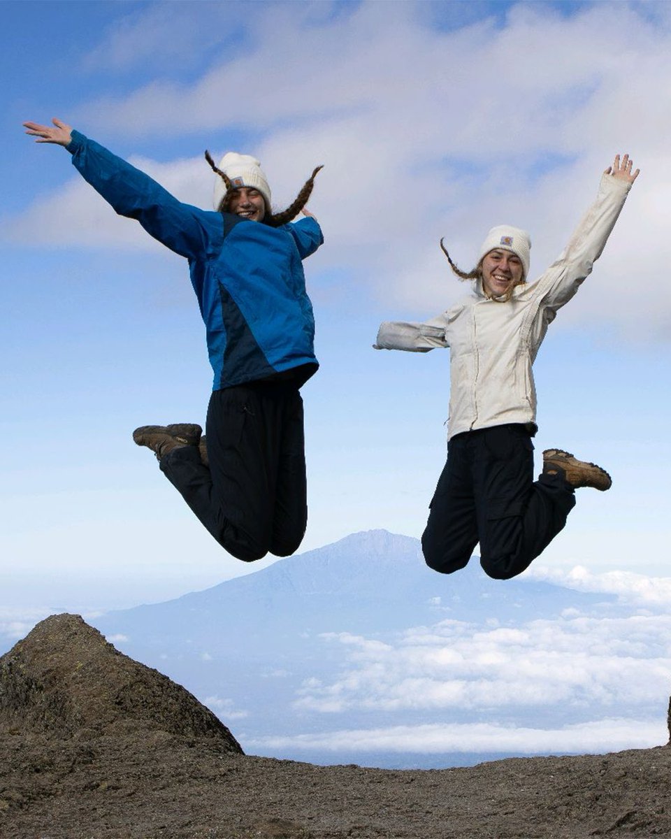 ElonWSoccer's tweet photo. Elon WSOC top of the world 🏔️
Over j-term, Isa Murdock and Ashlee Brehio took part in a study-abroad class that included summiting Mount Kilimanjaro in Tanzania, the largest mountain in Africa and one of the Seven Summits of the World! 👏
#PhoenixRising | #EUWSOC https://t.co/OX8EsWugGR