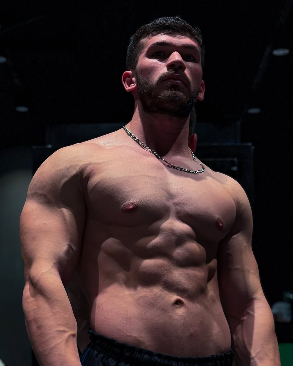 techlightergif's tweet photo. Almighty push.

#bodybuilding #fitnessmodel #gymaddict #macfit https://t.co/W8howqZfLW