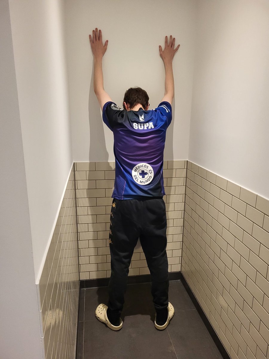 2-0 vs <a href="/TeamVitality/">Team Vitality 🐝</a> y en unos días vs NAVI, primera partida muy rara/larga y a la gente que se queja del chronobreak que la chupen😉

P.D: una foto de Supa meando como en la serie🐐