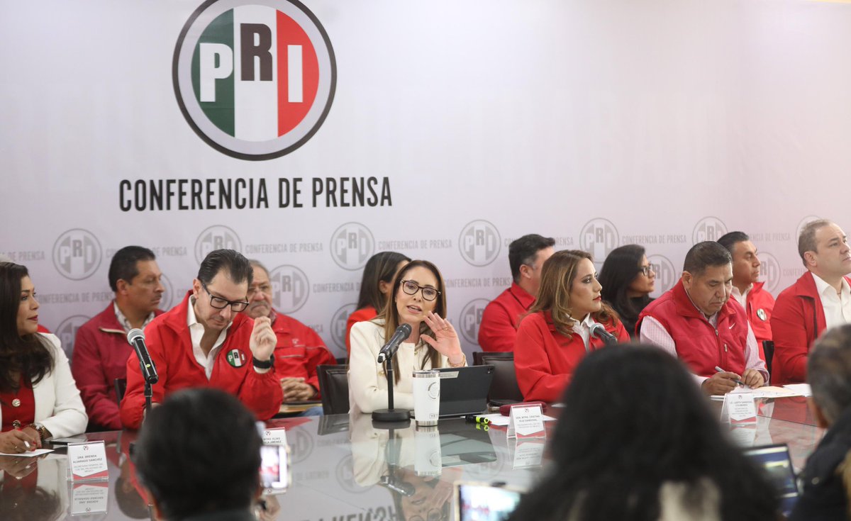 En el #EstadoDeMéxico hay familias que siguen esperando una cita, una quimio o una medicina que no llega por la ineptitud del gobierno. 💊🏥

El presupuesto en salud se redujo más de 20 mil millones de pesos, y la mortalidad infantil por cáncer subió a 5.6 por cada 100 mil