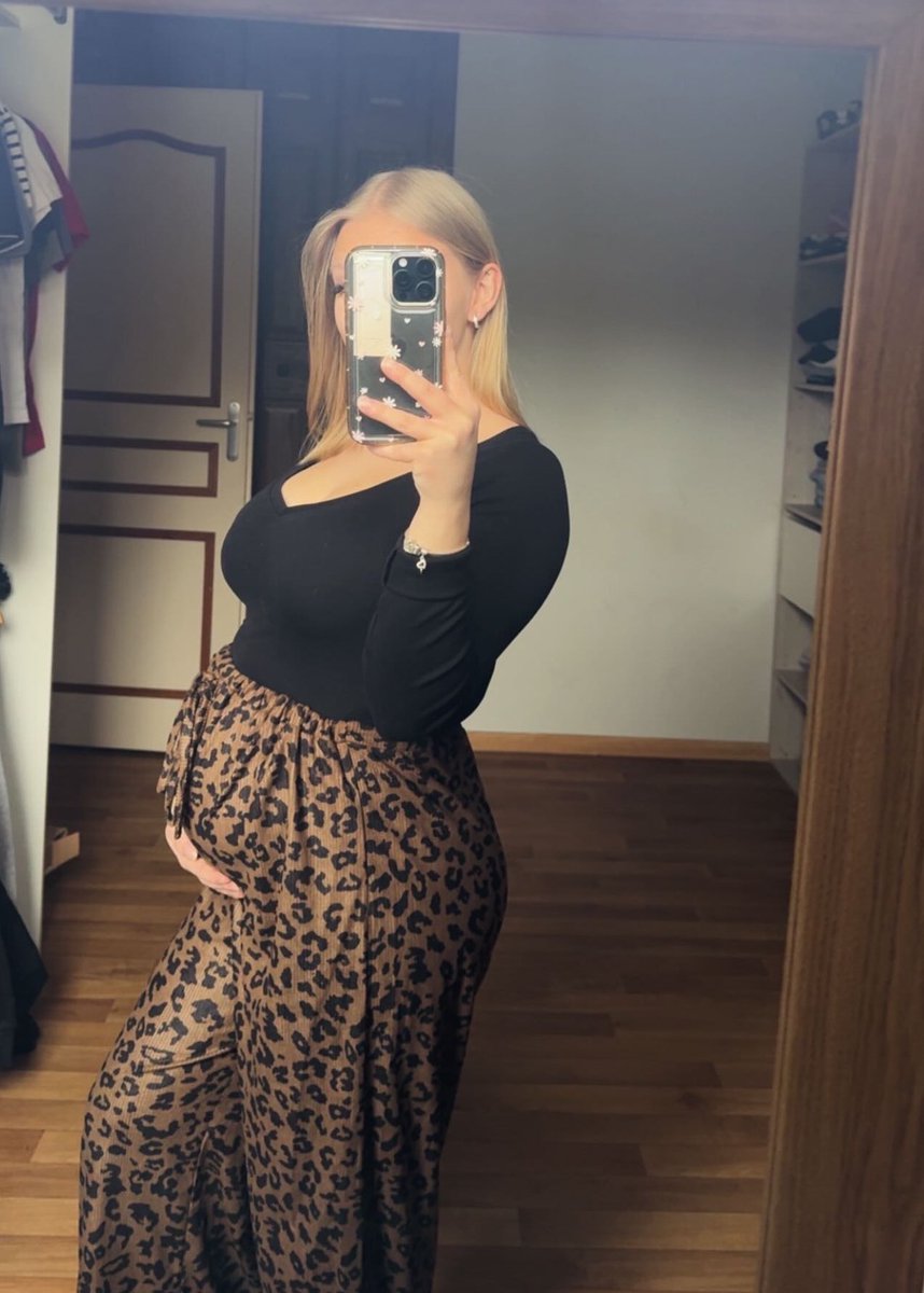 Deborah_clv's tweet photo. Baby girl pour juin 2026 🩷
Notre petite famille s’agrandit.. https://t.co/ts0m8E28LQ