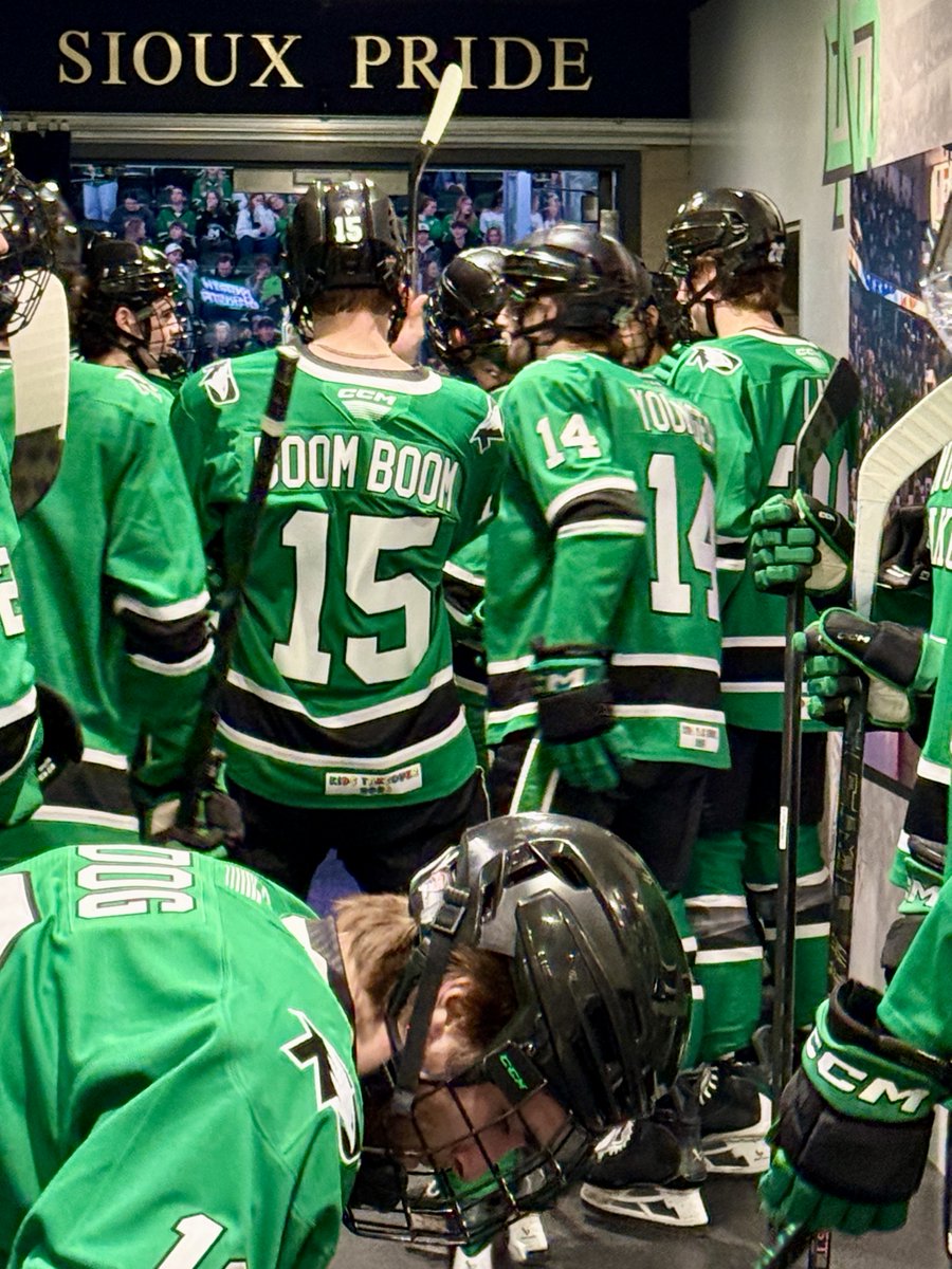 TheREA's tweet image. Don't miss out on Hollywood, Boom Boom, Lil' E &amp;amp; the rest of the UND Hockey's Kids Takeover jerseys worn during warmups this past Friday night! They include each player's childhood nickname &amp;amp; proceeds benefit UND Hockey NIL.
🚨BIDDING ENDS 9 PM TONIGHT  at pd.undalumni.org/jersey