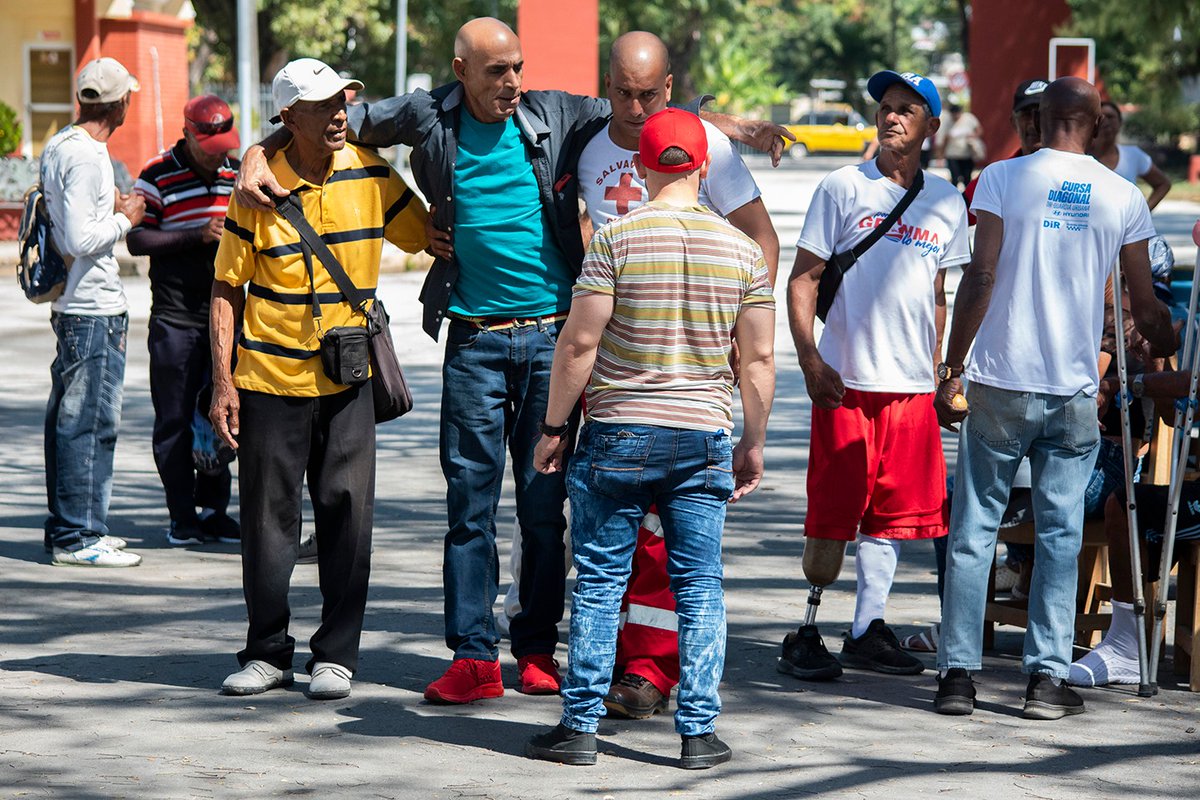 CMKXDigital's tweet photo. Unas 200 personas son beneficiadas a partir de hoy en Granma con la entrega de sillas de ruedas, a través del Consejo de Iglesias, el  Proyecto Refugio de Esperanza, y la Asociación Cubana de Personas con Discapacidad Físico - Motora  (#Aclifim)
FOTOS | CMKX Radio Bayamo
#Cuba https://t.co/c4bMFVAkZg