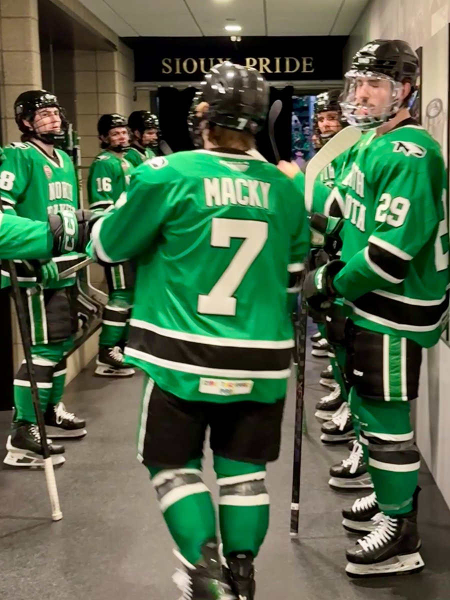 TheREA's tweet image. Don't miss out on Hollywood, Boom Boom, Lil' E &amp;amp; the rest of the UND Hockey's Kids Takeover jerseys worn during warmups this past Friday night! They include each player's childhood nickname &amp;amp; proceeds benefit UND Hockey NIL.
🚨BIDDING ENDS 9 PM TONIGHT  at pd.undalumni.org/jersey