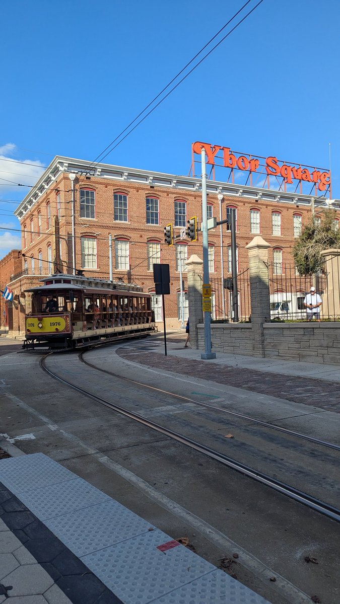 hickmanclark's tweet photo. @TampaStreetcar thanks for keeping the breezer out so much lately! https://t.co/fxyimjMu92