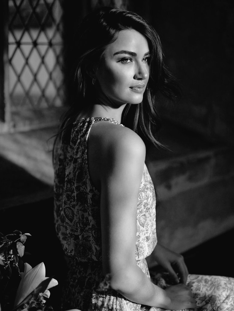 قـرنـفلــة ✿ tweet media