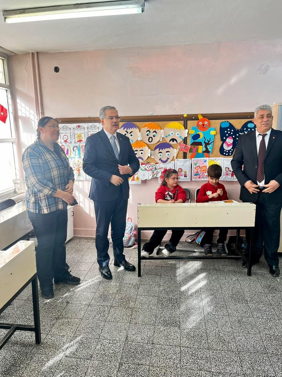 Gaziantep İl Millî Eğitim Müdürümüz sayın, Dr. Önder Arpacı bugün okulumuzu ziyaret ettiler, öğrencilerimiz ve öğretmenlerimizle bir araya gelerek istişarelerde bulundular. Bu nazik ziyaretlerinden dolayı sayın müdürümüze çok teşekkür ederiz. <a href="/M_A_Tiryakioglu/">Mehmet Ali TİRYAKİOĞLU🇹🇷</a> <a href="/Gaziantep_MEM/">Gaziantep İl Millî Eğitim Müdürlüğü</a>