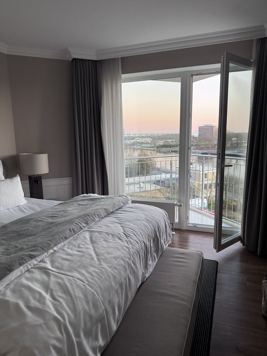 OnTripDK's tweet photo. Room with a view #germany #tyskland https://t.co/EJpdyfALN9