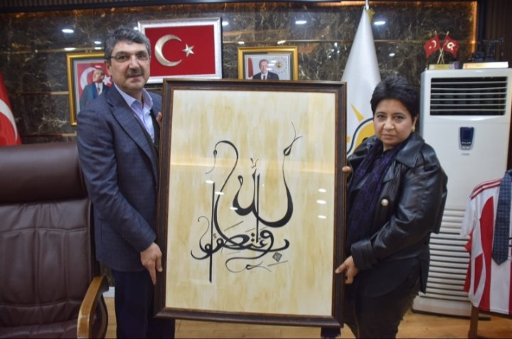 Işık olmak...Bir yol var zemheride yolunu aydınlatan halkın rençberi olan..Aydınlık yarınlara taşıyan var....Eksilmesinler...