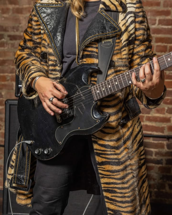 Gibson Custom Shop tweet media