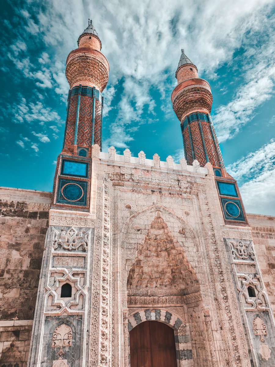 SivasaGel's tweet photo. Geceye çektiğin bir fotoğraf bırak 📸 https://t.co/IfRX37FOJ2