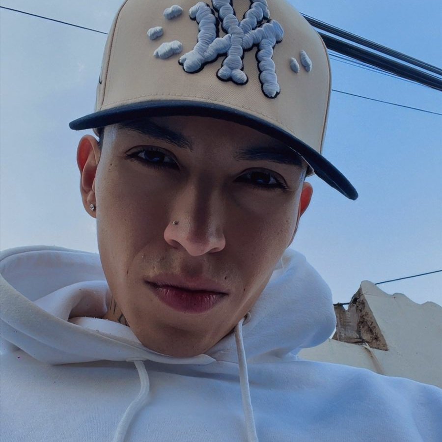 crycr8's tweet photo. #NuevaFotoDePerfil https://t.co/h2EVpqSqo0