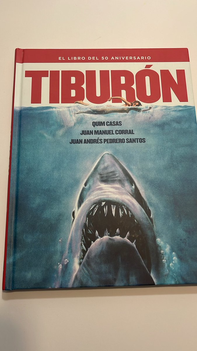 TheEmpireSBack's tweet photo. @Notorious_Ed regalazo de San Valentín! Vamos a necesitar un barco más grande! O al menos una librería mayor https://t.co/yJtmuO4FoK