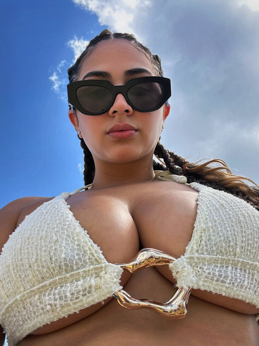 ٧ E L E M A tweet media