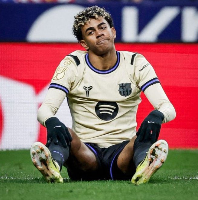 🚨💣 𝐄𝐗𝐂𝐋𝐔𝐒𝐈𝐕A : Lamine Yamal es el jugador más joven en estar acabado. 

Ha fijado el récord en 18 años.