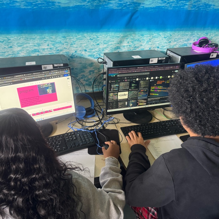 Real world application continues in Ms. Mims' room today. Cyber II students are building a Coding Essentials Vocab Video in Adobe Express. The coding activity focuses on finding real world applications and connections. 
#kidswhocode #tww #GOW26 💻💙💛