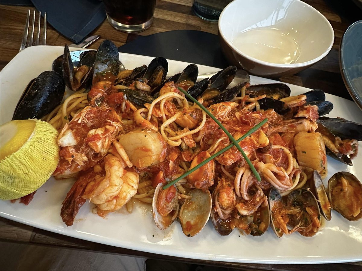 LunchinnG™️ tweet media