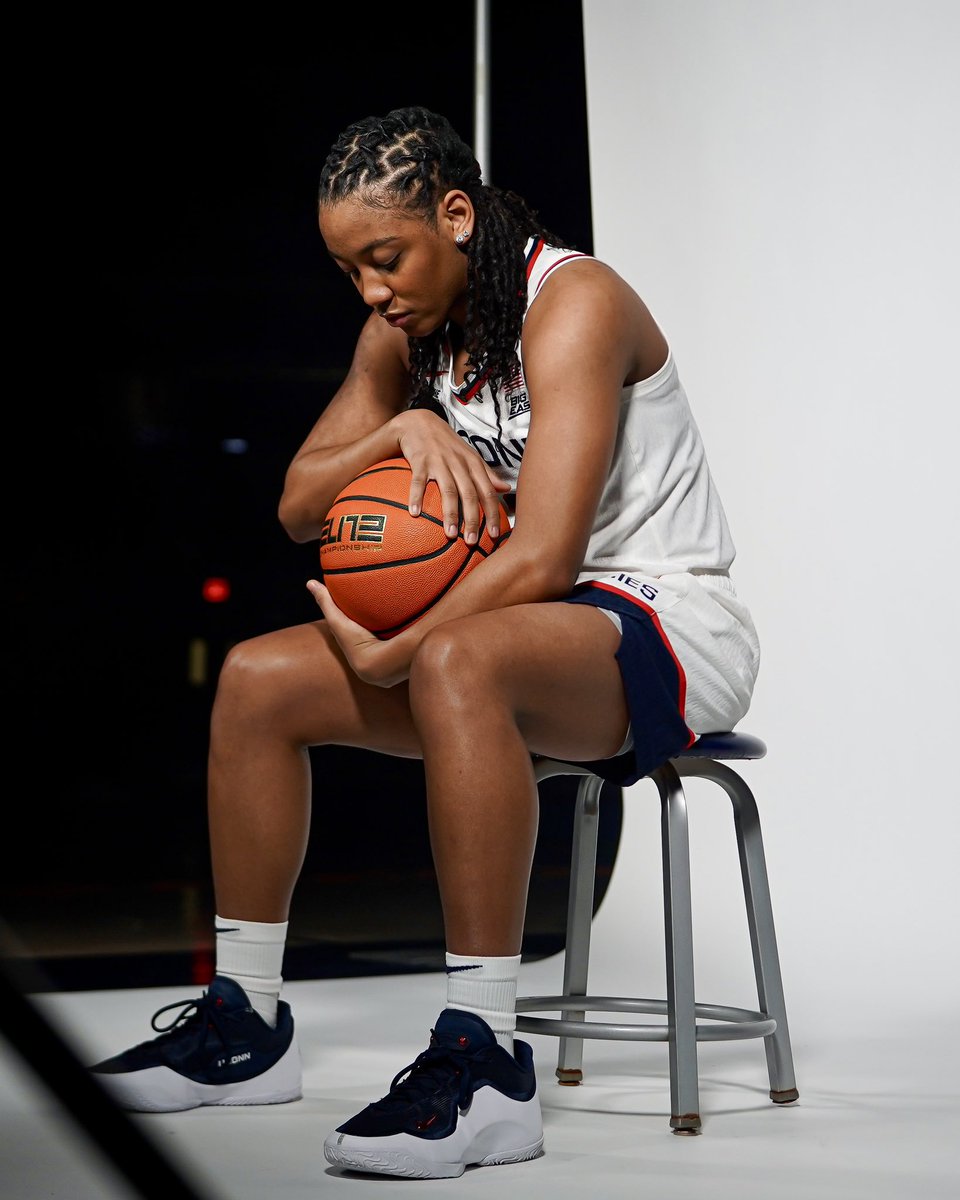 uconn women's basketball sneakers