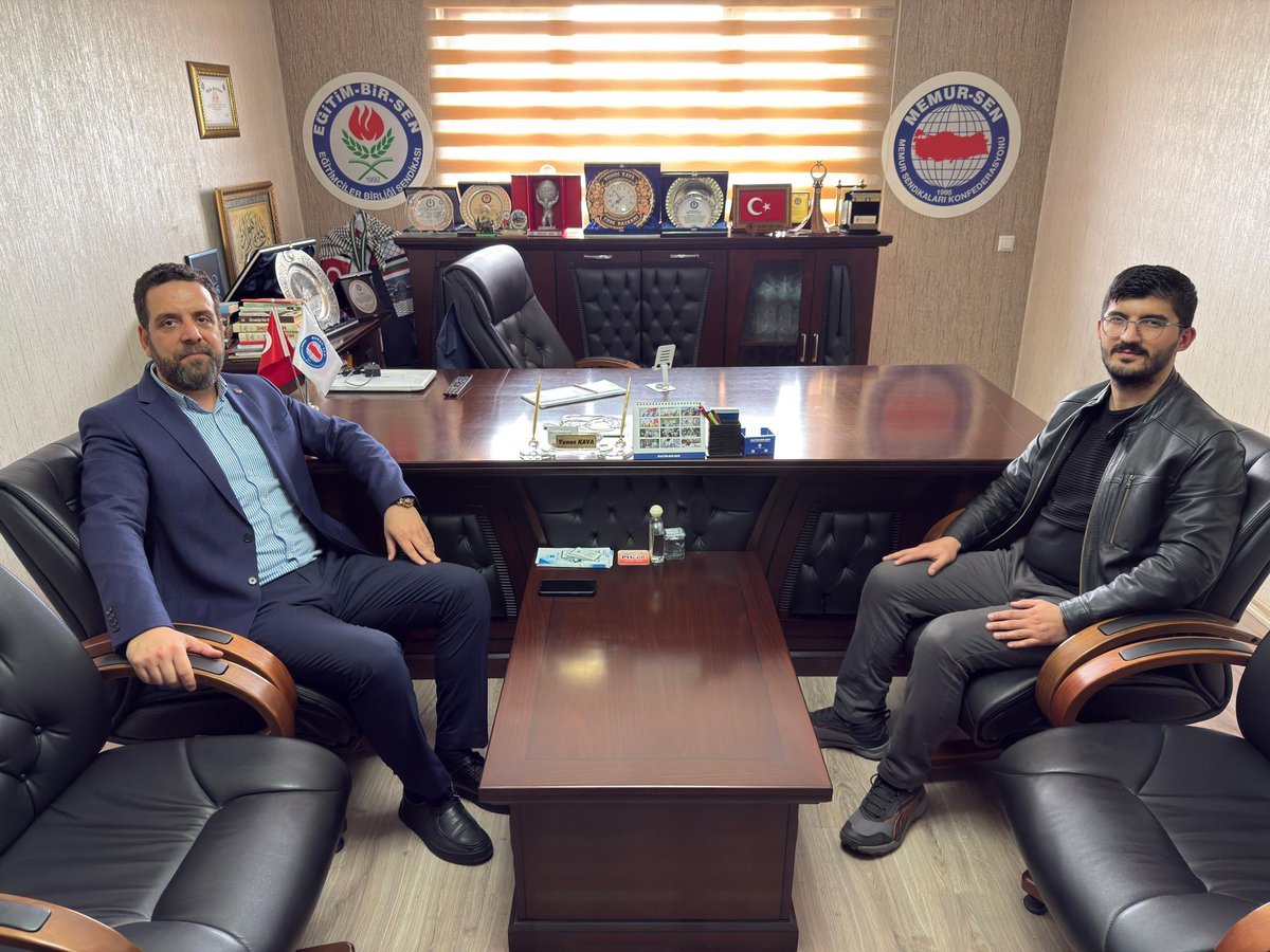 TÜBİTAK 2204-A Bölge Finali’nde 10 projesini sergileyerek ilimizi temsil eden ve;
🥇 2 Bölge Birinciliği
🥉 2 Bölge Üçüncülüğü
elde eden Genç Memur-Sen Bingöl İl Başkanımız Abdurrahman ÇELİKKAYA'yı yürekten tebrik ediyoruz. 👏

Bilim yolunda gençlerimize rehberlik eden kıymetli