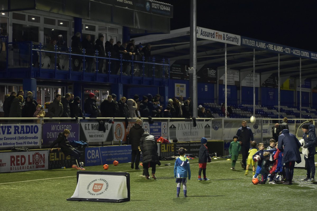EssexCountyFA's tweet image. Thank you to everyone who's joined us for our Youth League Forum this evening at @BTFC. Members of local youth leagues' committees received briefings on key grassroots topics, including #Safeguarding, football services, @EssexReferees and the #PlayYourPart Matchday Environment
