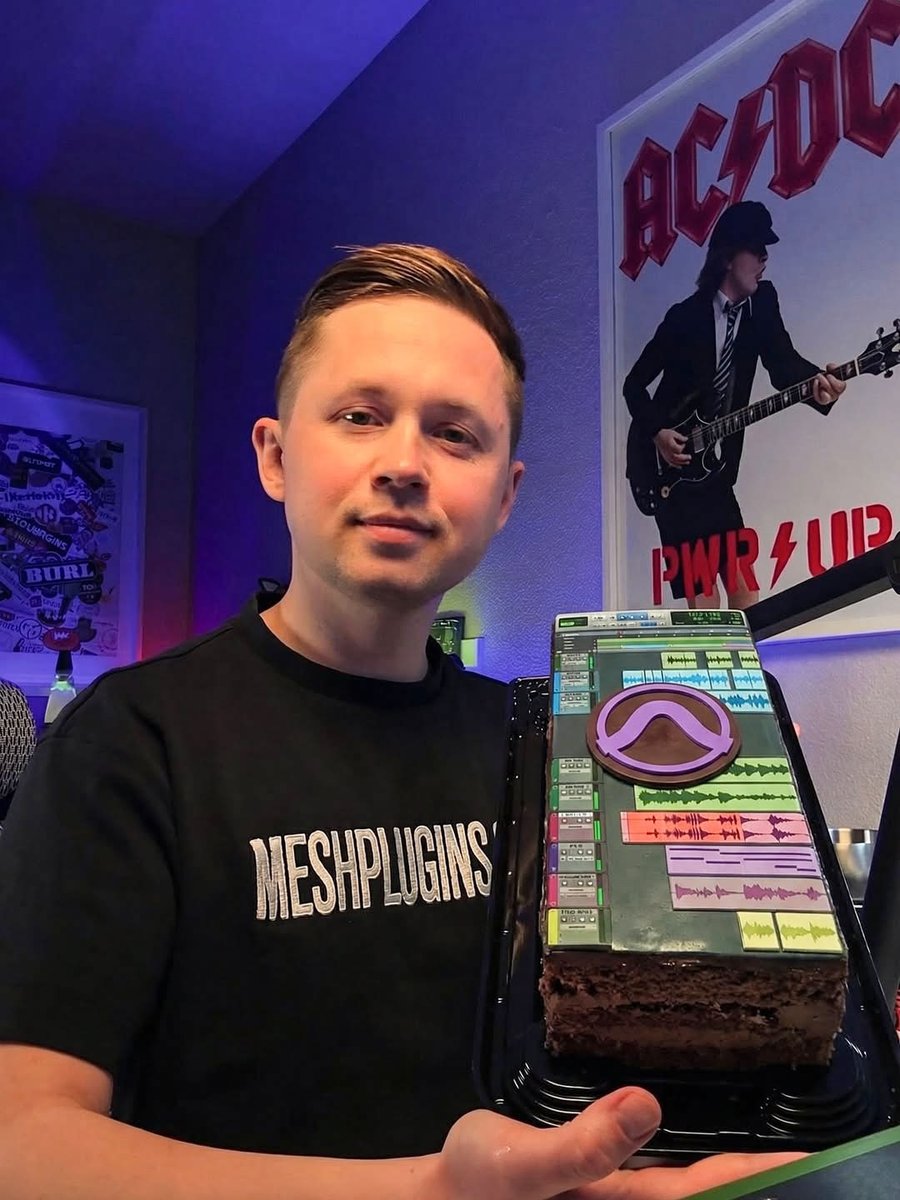 AvidProTools's tweet image. 🎂 Our favorite cake — Happy birthday, Ivan!
📷 Ivan Meshcheriakov
▶️ avid.co/oe5o50WF50a
 
#happybirthday #birthdaycake #musicproduction #daw #avidprotools #protools #avid #avidcreator