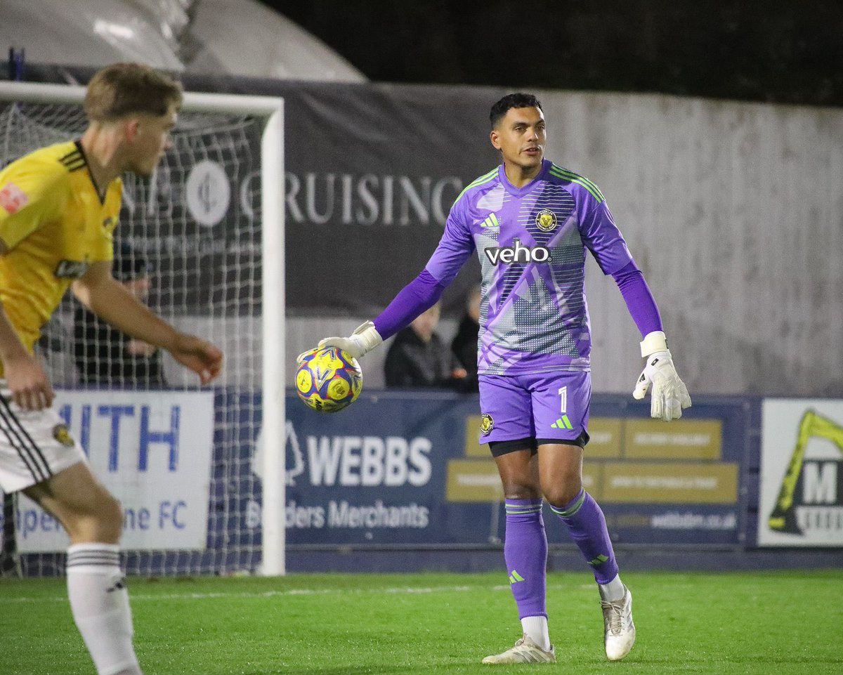 ✍🏼 𝗡𝗘𝗪 𝗦𝗜𝗚𝗡𝗜𝗡𝗚 | Lloyd Thomas

We’re pleased to confirm the signing of Lloyd Thomas.

Lloyd is an experienced goalkeeper who featured in the Southern Conference with Weymouth last season and has previously spent time at Bashley, AFC Totton and Dorchester Town.

He goes