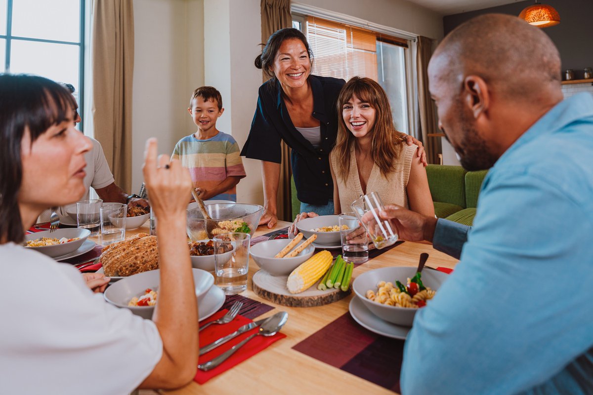 AboutKidsHealth's tweet image. Packing up some #leftovers? Be safe with your food and keep the two-hour rule in mind when hosting: ow.ly/PR9w50Y8h6E
And of course, when in doubt - throw it out! 
#FoodSafety #LongWeekend #Parenting #FamilyDay