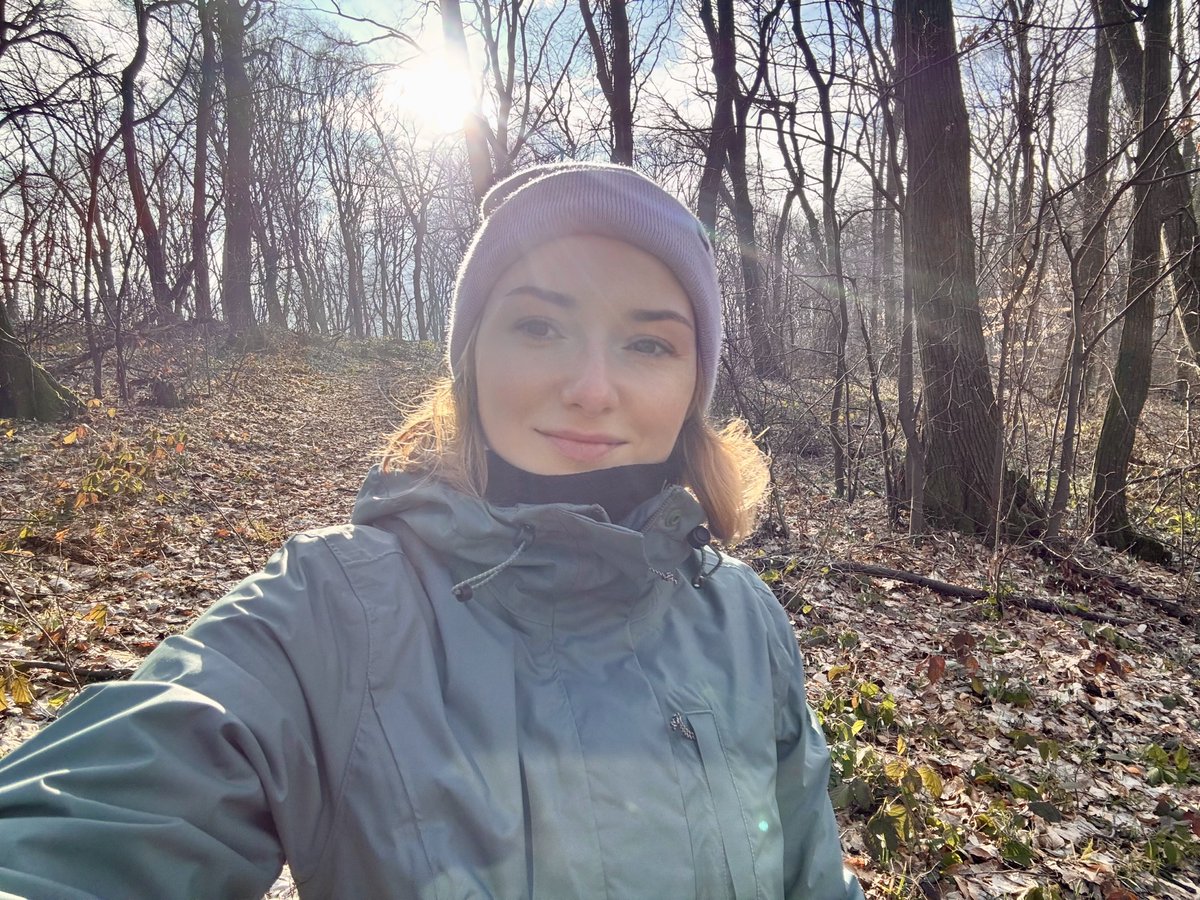 Cozmonika tweet media