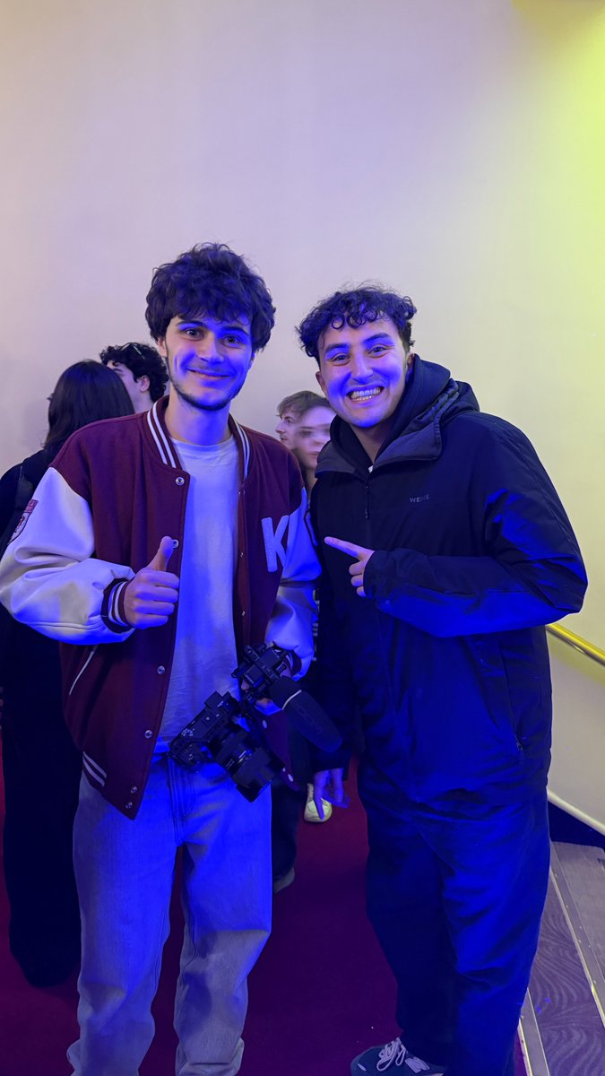 Nicolasmontage's tweet photo. Quel week-end de fou à l’#editingcon2026 !
Rencontres incroyables, créateurs ultra inspirants, et une énorme dose de motivation pour me relancer à fond dans le montage vidéo YouTube.
Merci à @SamEzTwitchTV pour cet événement ! Tu as remotivé toute une génération de monteurs 💛 https://t.co/MrtNQxnnrJ