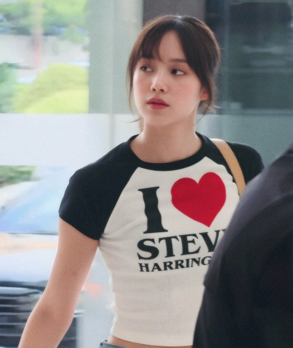 Doll face tweet media