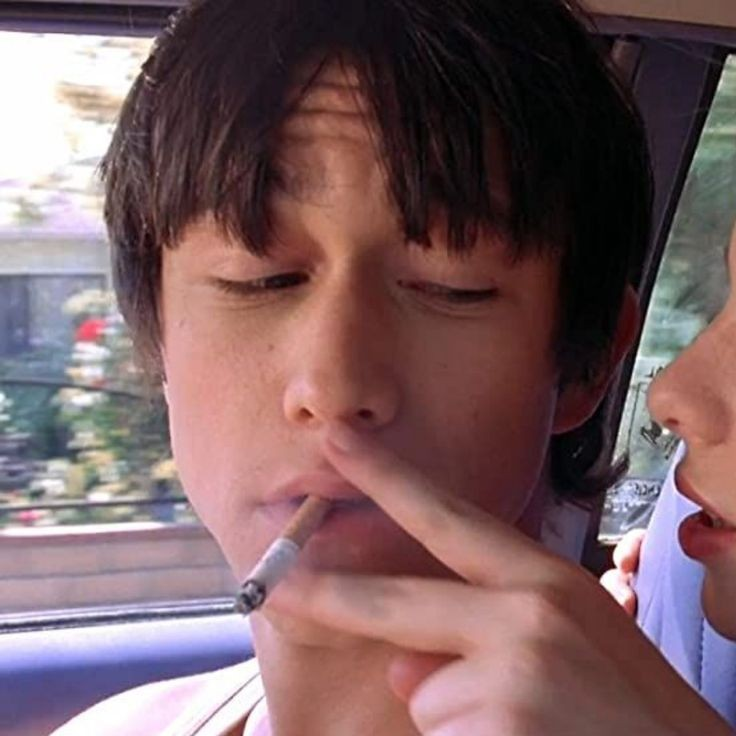 TheCinesthetic's tweet photo. mysterious skin (2004) https://t.co/QTeeYSo0eq