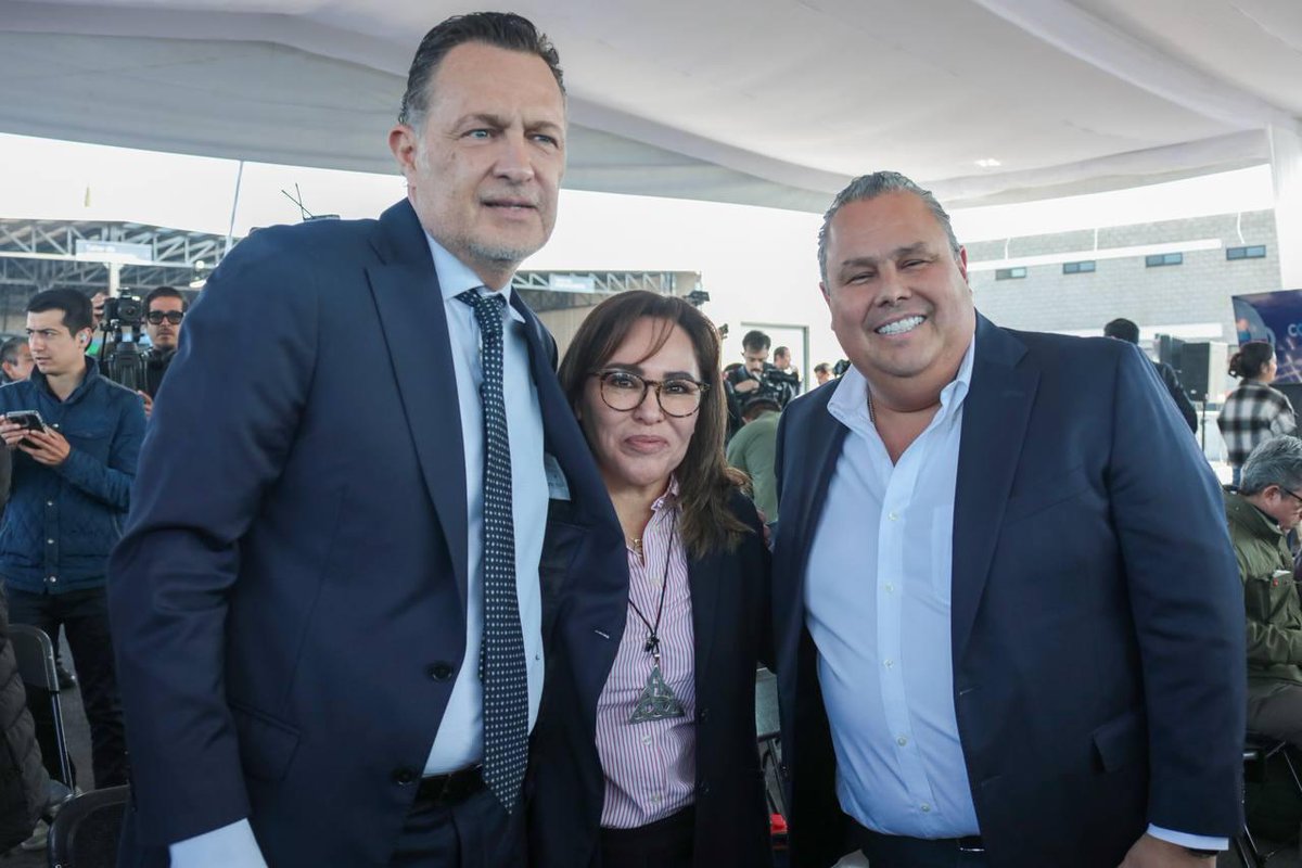 gcuanalo's tweet photo. Hoy en Café con Kuri, junto al gobernador Mauricio Kuri, presentamos la Tarjeta Bono Qrobus y el Bono Tarifa Unidos.

Desde Qrobus seguimos impulsando alternativas para que este año puedas ahorrar en tus traslados y aprovechar mejor tus ingresos. https://t.co/NNJlVx6Lxu