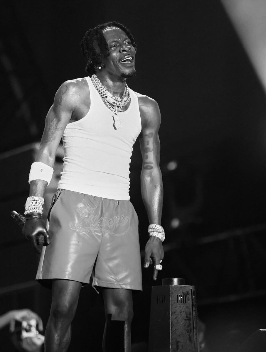 ShattaBianca's tweet photo. In the Ghanaian entertainment industry, they only talk about problems and not solutions🤣 Ghana youth be wise ooo #Ayoo - ShattaWale https://t.co/ONMxfWh9mA