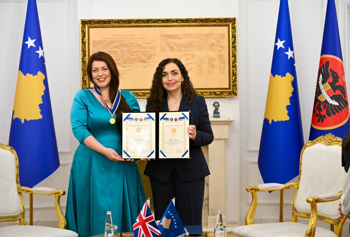 Kosovo President Osmani awards the Presidential Medal of Merits to British MP Alicia Kearns in recognition of her steadfast support for the sovereignty of the Republic of Kosovo. 🇽🇰🇬🇧