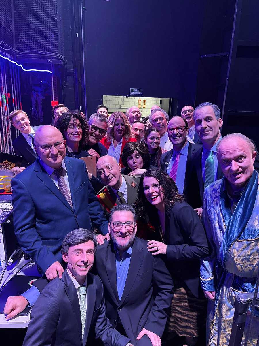 polonia3Cat's tweet image. Ha estat una nit molt emocionant! 🥹

Quina manera més emotiva de celebrar els 20 anys de “Polònia” ❤️

Una gala plena de sorpreses de tota mena!

Ens veiem dijous a les 22.05 h a @som3Cat! 🙌🏻

#Polònia20anys3Cat