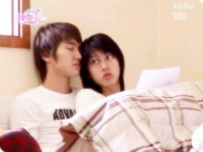 mypreciousjhy's tweet photo. แต่จริง ๆ Kpop นี่แหล่งผลิตสาววายเลยนะ (ฉันคนนึง) โดยเฉพาะค่าย SM สมัยก่อนนี่ มีคู่จิ้นพระราชทานเลยแหละ (คิดเอง) แล้วมีมาทุกยุค ขนาดประเทศมันแอนตี้ homo ยังแมสขนาดนี้ แต่พอมาเจอไทยที่โอเพ่นสุด ๆ ขายได้แบบเปิดเผย โตเร็วมากแบบก้าวกระโดดจริง https://t.co/ZqJCa5chiu