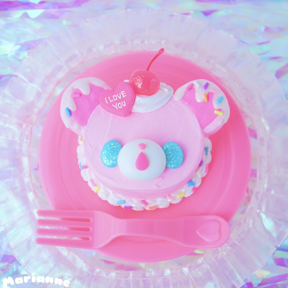 Marianne(マリアンヌ)です💘

おもちゃっぽいかわいらしさと、ちょっぴりリアルで美味しそう🐻‍❄️🩷
そんなあまくてファンシーな粘土作品を制作しています🍦🍰🍨🍬💕

<a href="/Lupopo_cafe/">*LUPOPO cafe&gallery* 三軒茶屋の糖質オフのケーキ専門カフェとハンドメイドのお店</a> さま、ありがとうございます✨