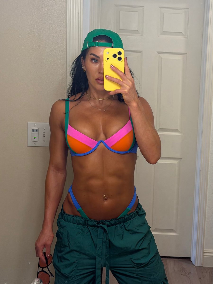 onlymuscular's tweet photo. 📸#EmilyMihoLoogman https://t.co/xk1TDzwtEW