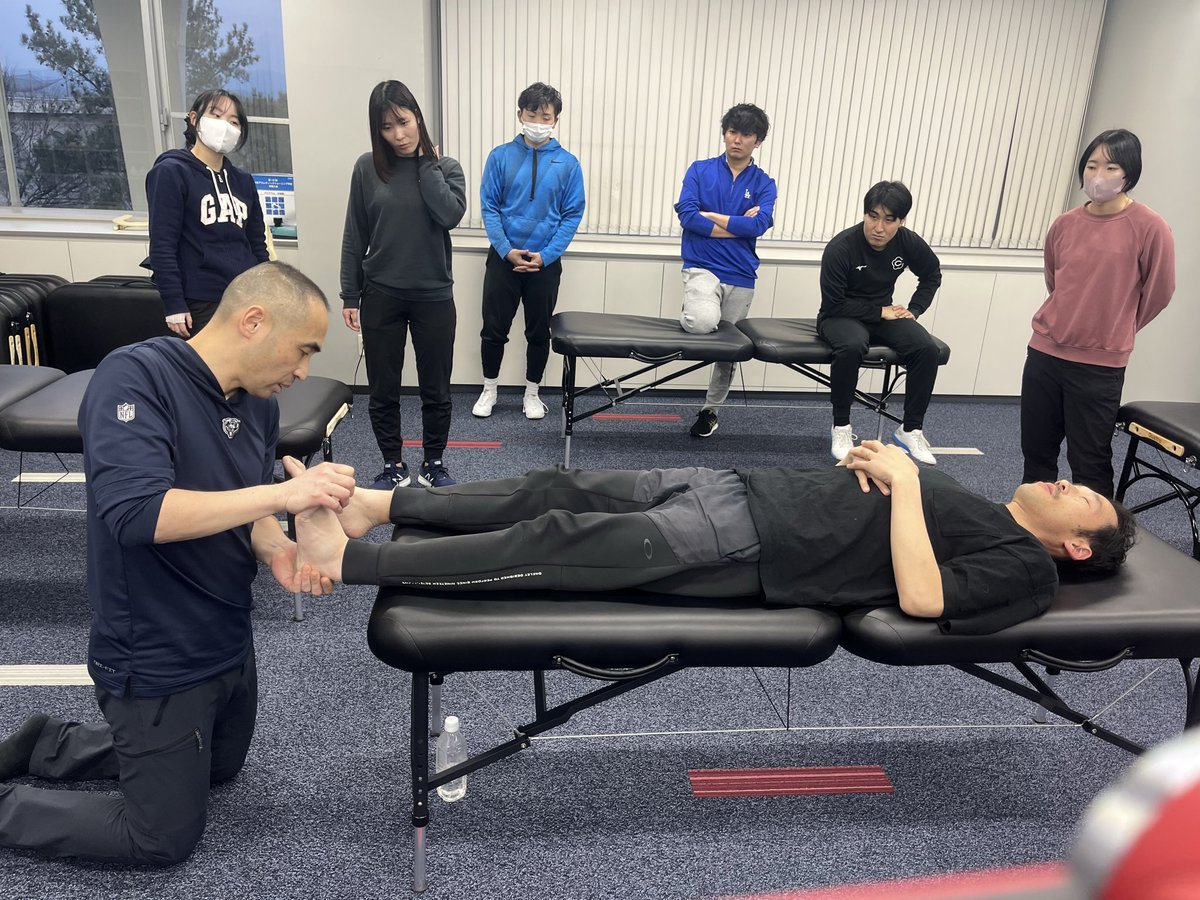 chukyoAT's tweet photo. 【リコンディショニングサポート研修会】
日本バスケットボール協会 スポーツパフォーマンスコーチの佐藤晃一氏をお招きし、研修会を開催していただきました！

選手の評価のみならず、コミュケーションなどトレーナーとして必須のスキルに関してお話をしていただきました。

ありがとうご��いました！ https://t.co/TQuS9EUvot