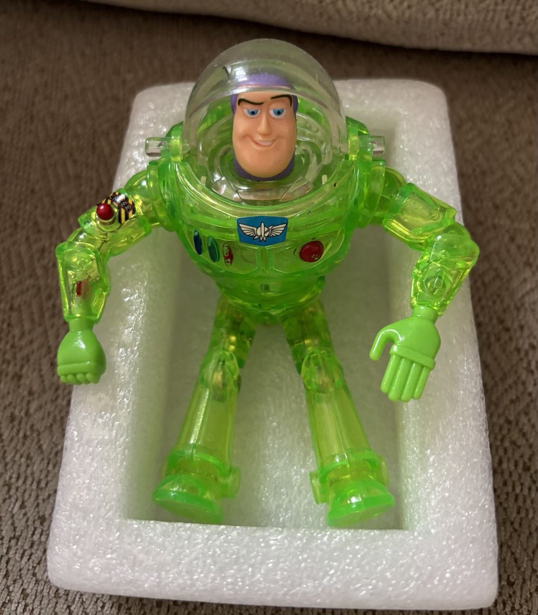 ChamizoOnassis's tweet photo. El Buzz Lightyear de “La Cuevita” https://t.co/lSEaiCN4NT