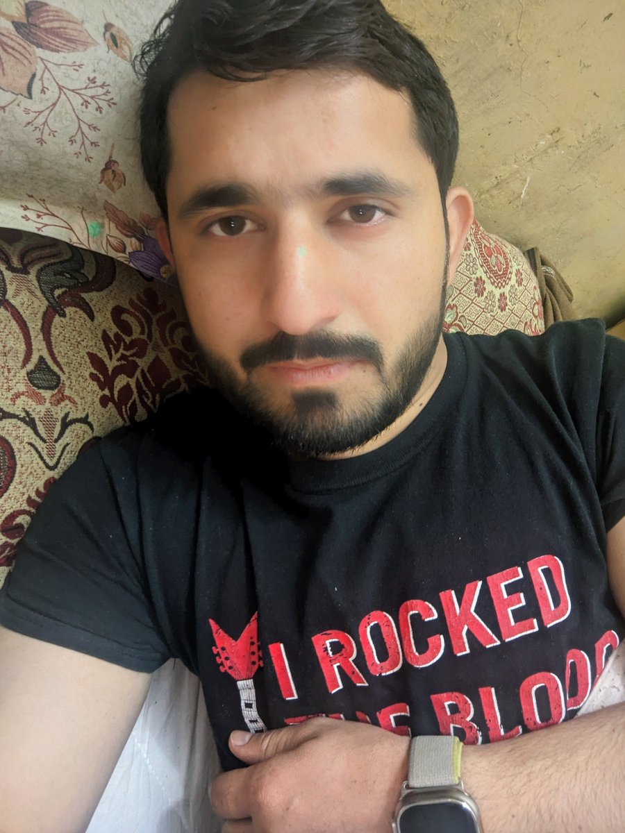 LA_afridi's tweet image. "Just got back from duty &amp;amp; now I'm chilling till nightfall, recharging for the next run 🏖️💤.
 #RestTime #AfterDuty #Relax #NightRest #Recharge"
