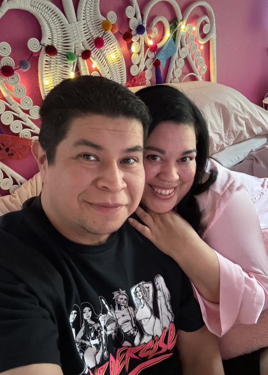 Angie De Alba and I just got done being interviewed by the legendary <a href="/RhondaShear/">Rhonda Shear</a> from Up All Night for new series, Between the Sheets for <a href="/BloodStreamTV/">BloodStream</a> ! It’s an intimate, relaxed conversation pod which is why we recorded from our bed! It’s such a cool concept!