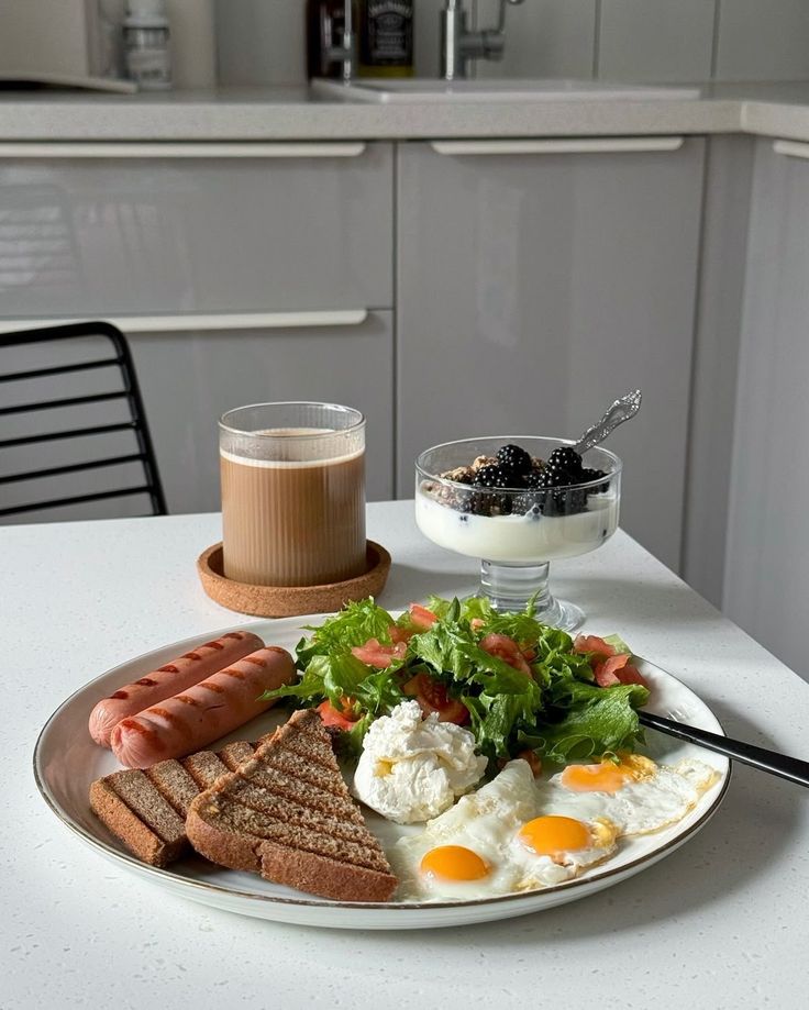 𝑺𝒆𝒍𝒆𝒏𝒆 𝑲𝒉𝒂𝒕𝒂𝒓𝒊𝒏𝒆 tweet media