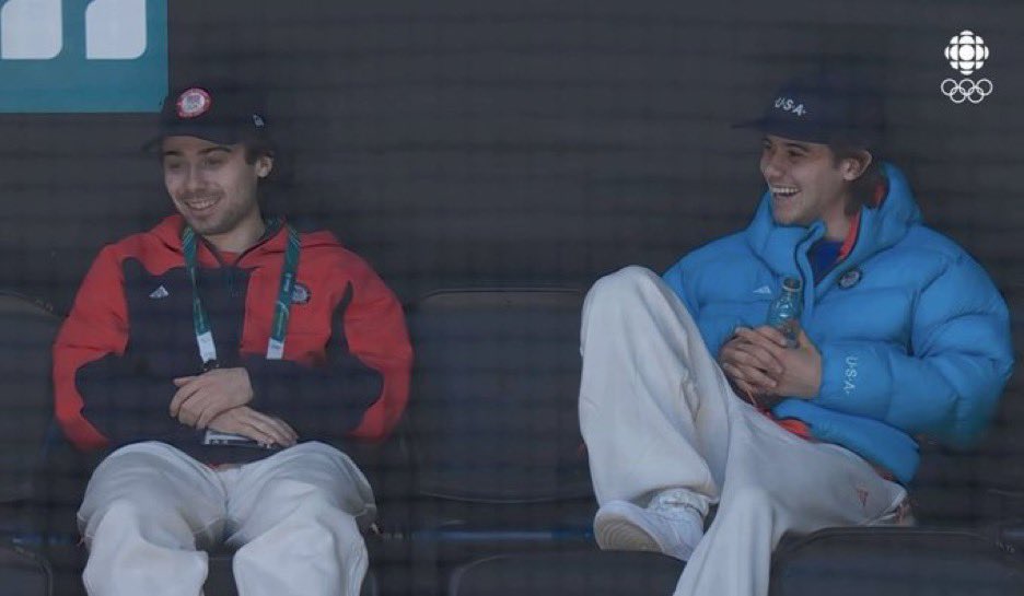 Jack Hughes watching the women absolutely destroy their opponent once again at the USA vs. Sweden semifinal game today! 

📸 | @bboestars