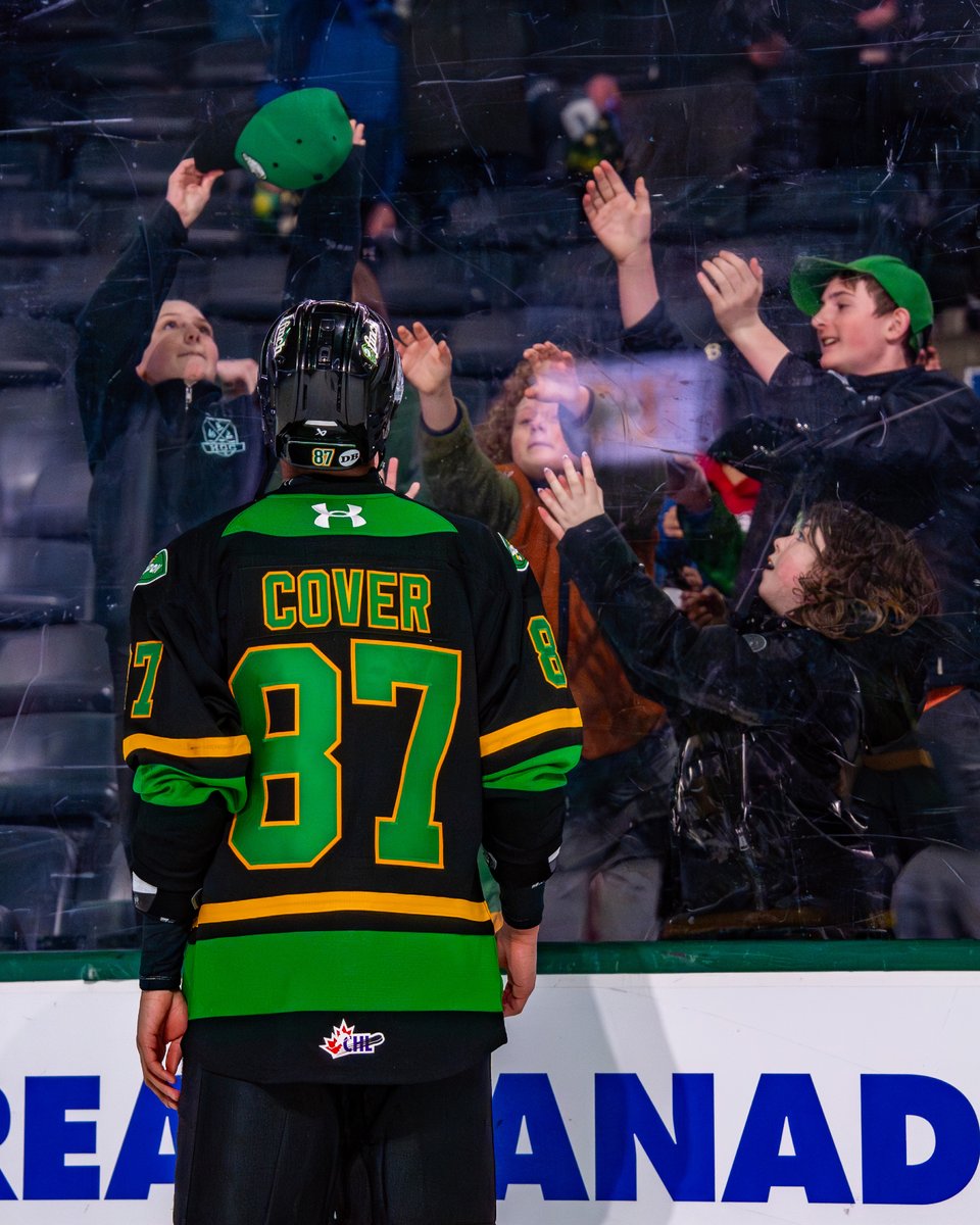 OHLHockey's tweet image. Another #FamilyDay well spent 🫶